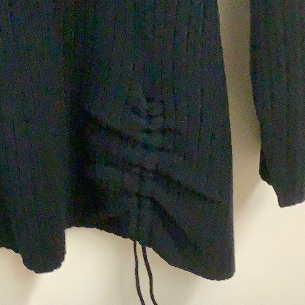 Donate Do ateAvenue Black Sz26-28 long sweater - Picture 7 of 8